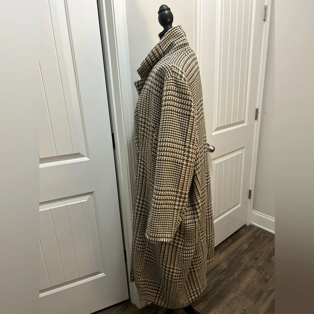 Jason Maxwell Black and Tan Houndstooth Trench Coat - Picture 3 of 5